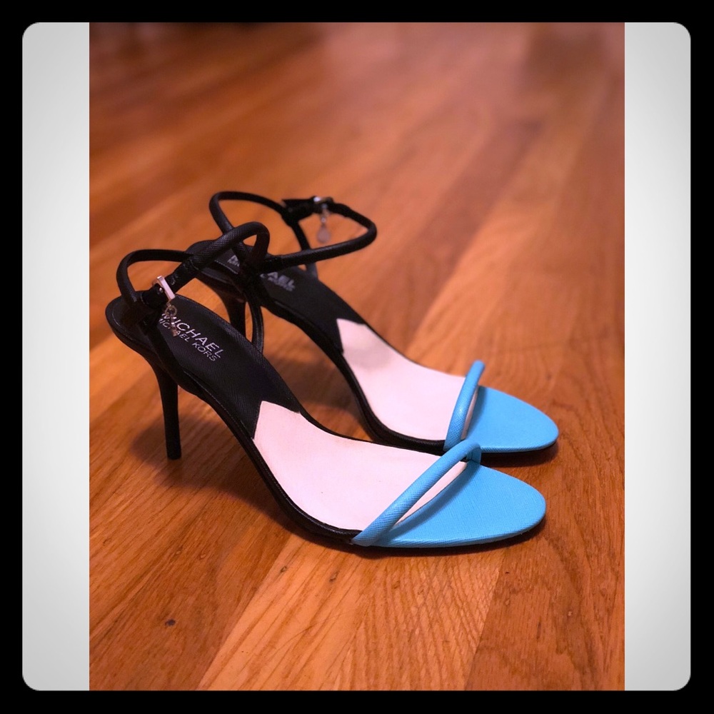 NWOT Super chic MK thin strap heels